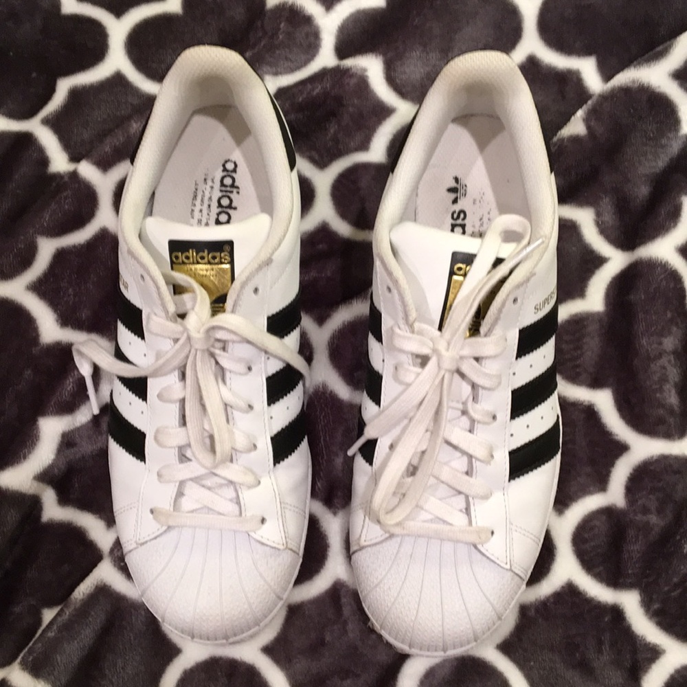 Adidas superstars
